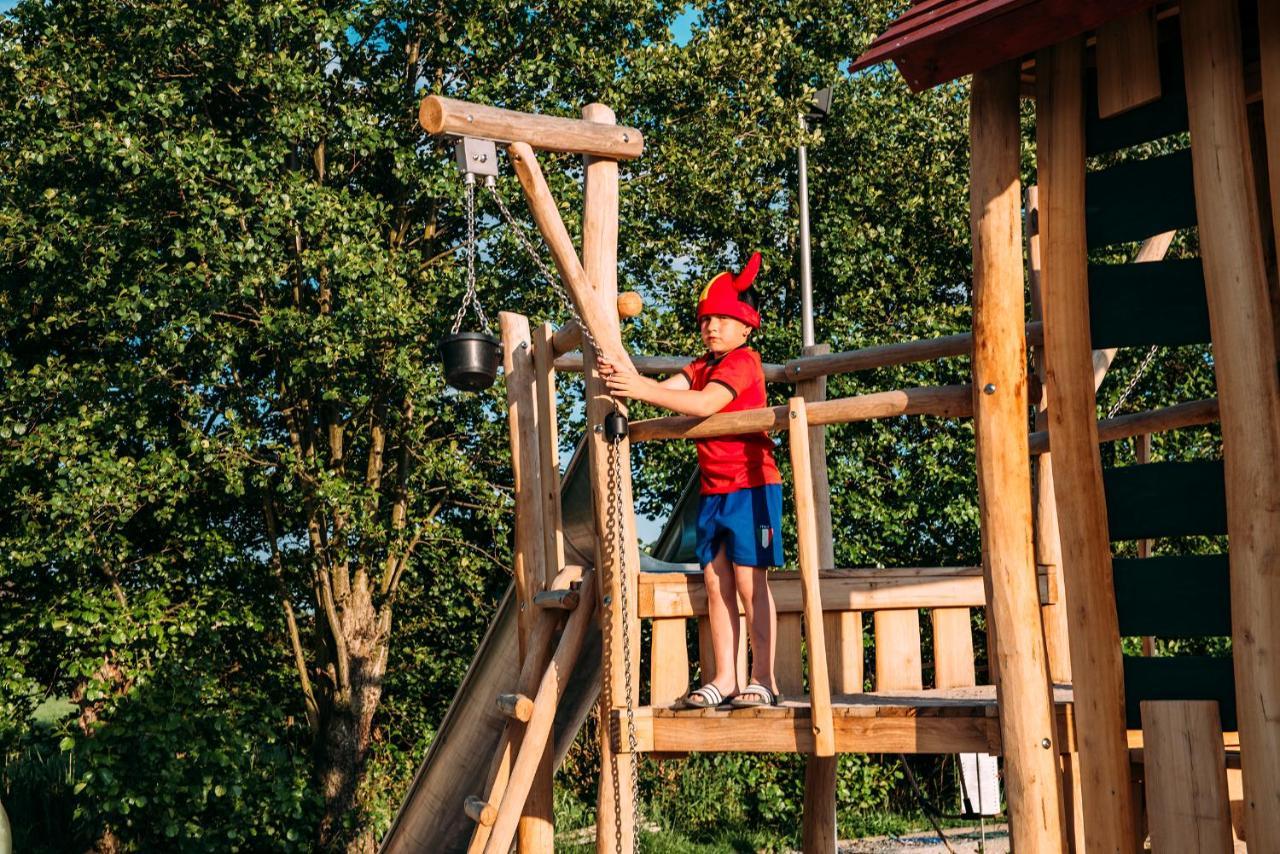 Glamping - 25 Min Roermond, Maasmechelen & Maastricht Hotel Kinrooi Ngoại thất bức ảnh